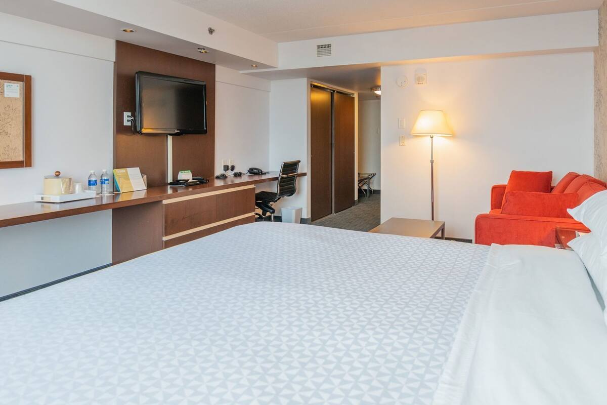 Literie hypoallergĂ©nique, coffre-fort, bureau, systĂšme dâinsonorisation