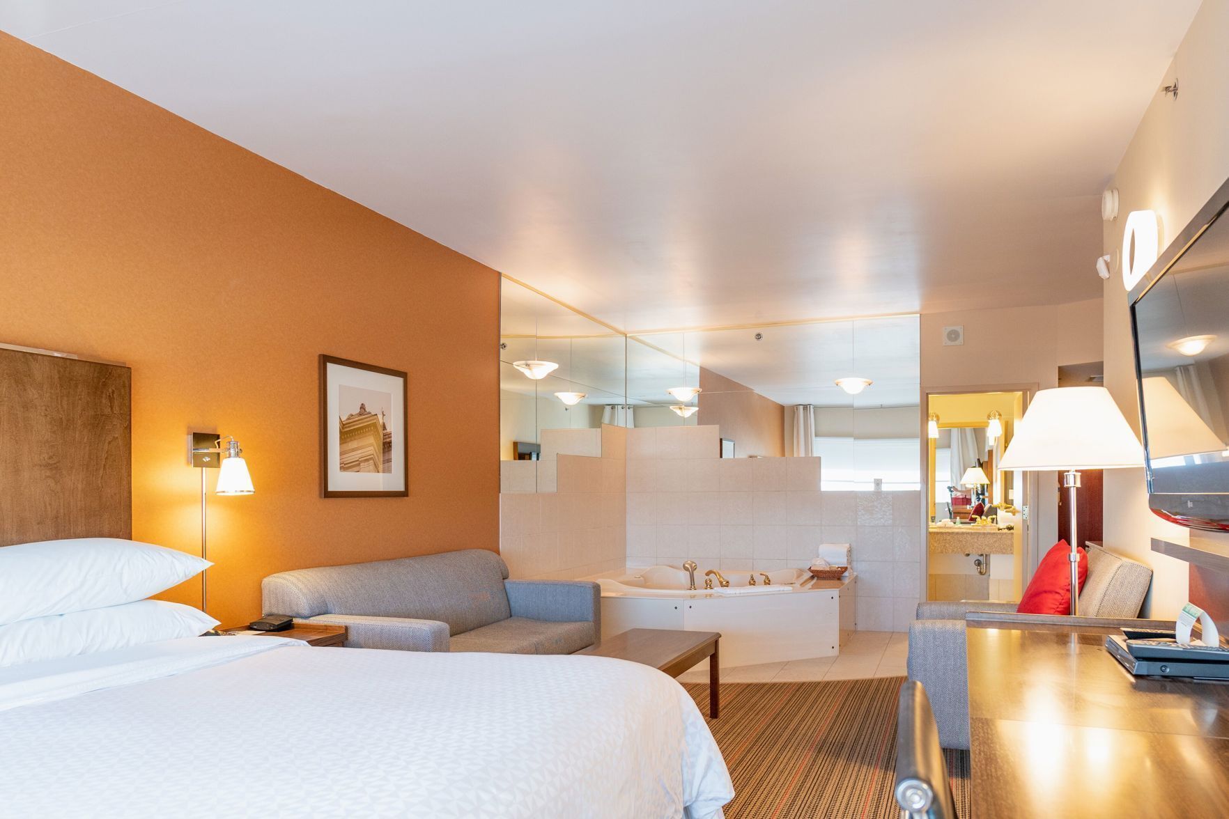 Hypo-allergenic bedding, in-room safe, desk, soundproofing