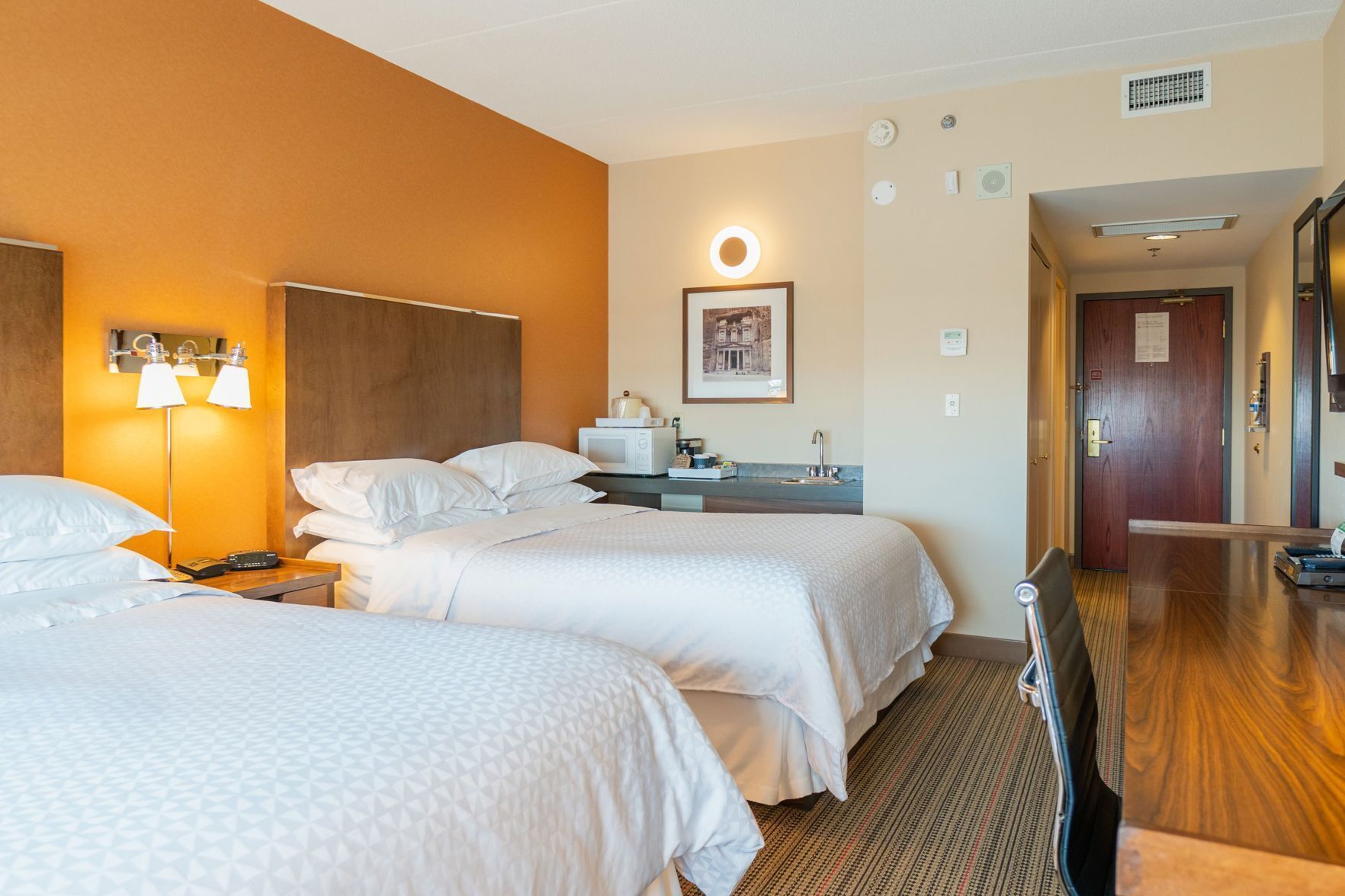 Hypo-allergenic bedding, in-room safe, desk, soundproofing