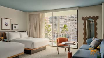 Suite Junior, balcon (Two Queens and Sofabed) | Literie de qualité supérieure, surmatelas