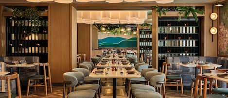 Se sirven desayunos, cenas y cocina japonesa