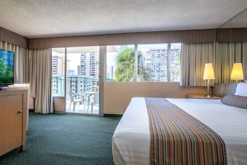 Moderate | In-room safe, blackout drapes, iron/ironing board, cribs/infant beds at Aqua Aloha Surf Waikiki