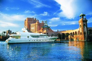 Exterior - The Beach at Atlantis (Paradise Island)
