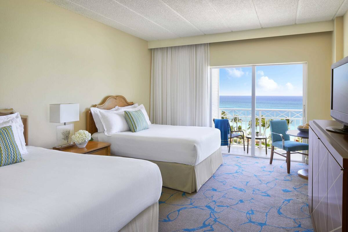 Hypo-allergenic bedding available, in-room safe, blackout drapes