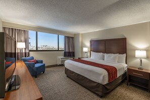 Luxe beddengoed, pillowtop-bedden, een kluis op de kamer, een bureau