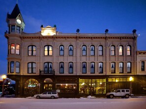 Façade de l’hébergement  – soirée/nuit