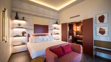 Hochwertige Bettwaren, Daunenbettdecken, Minibar, Zimmersafe