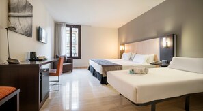1 bedroom, minibar, in-room safe, desk