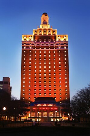 Façade de l’hébergement  – soirée/nuit