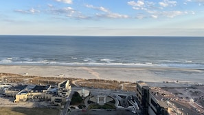Beach/ocean view - The Claridge Hotel (Atlantic City)