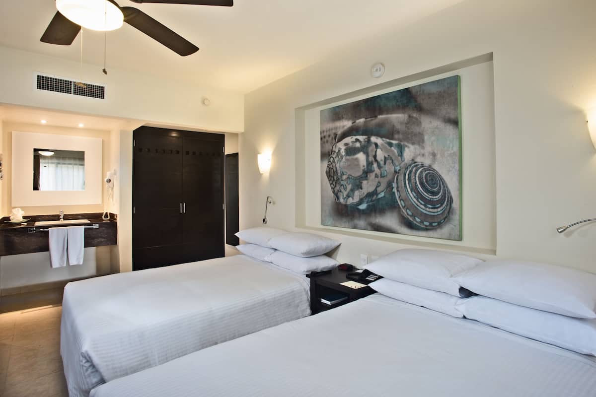 Family Room, Garden View