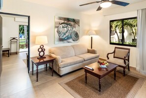 Suite – premium (Level) | Minibar (inkludert), safe på rommet og blendingsgardiner