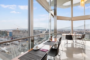 Buffet déjeuner (19.00 CHF par personne)