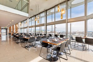 Daily buffet breakfast for a fee - Hotel Cornavin (Geneva)