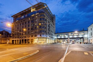 Façade de l’hébergement  – soirée/nuit