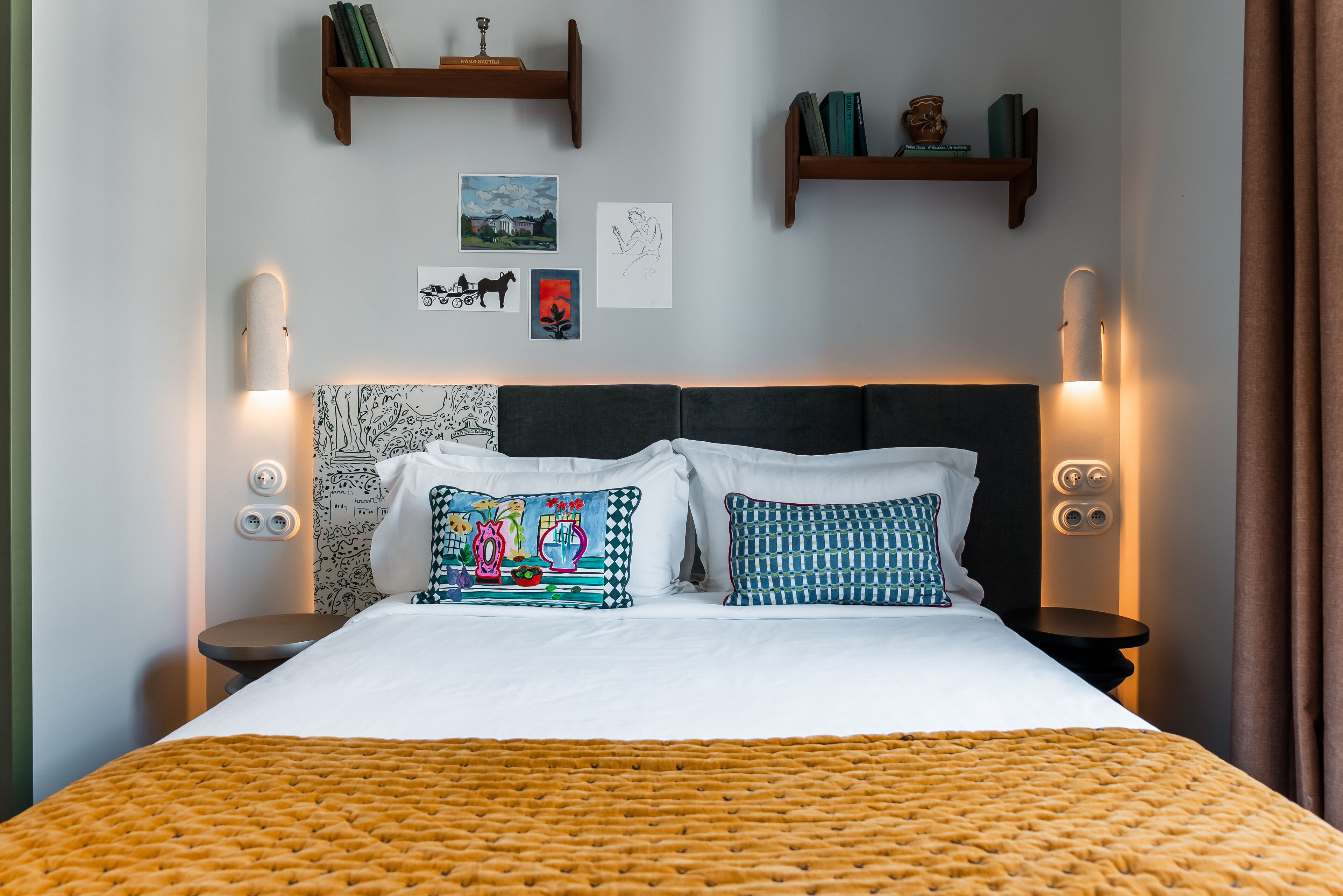 Small | Sengetøy av topp kvalitet, safe på rommet og skrivebord