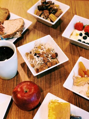 Ilmainen päivittäinen buffetaamiainen