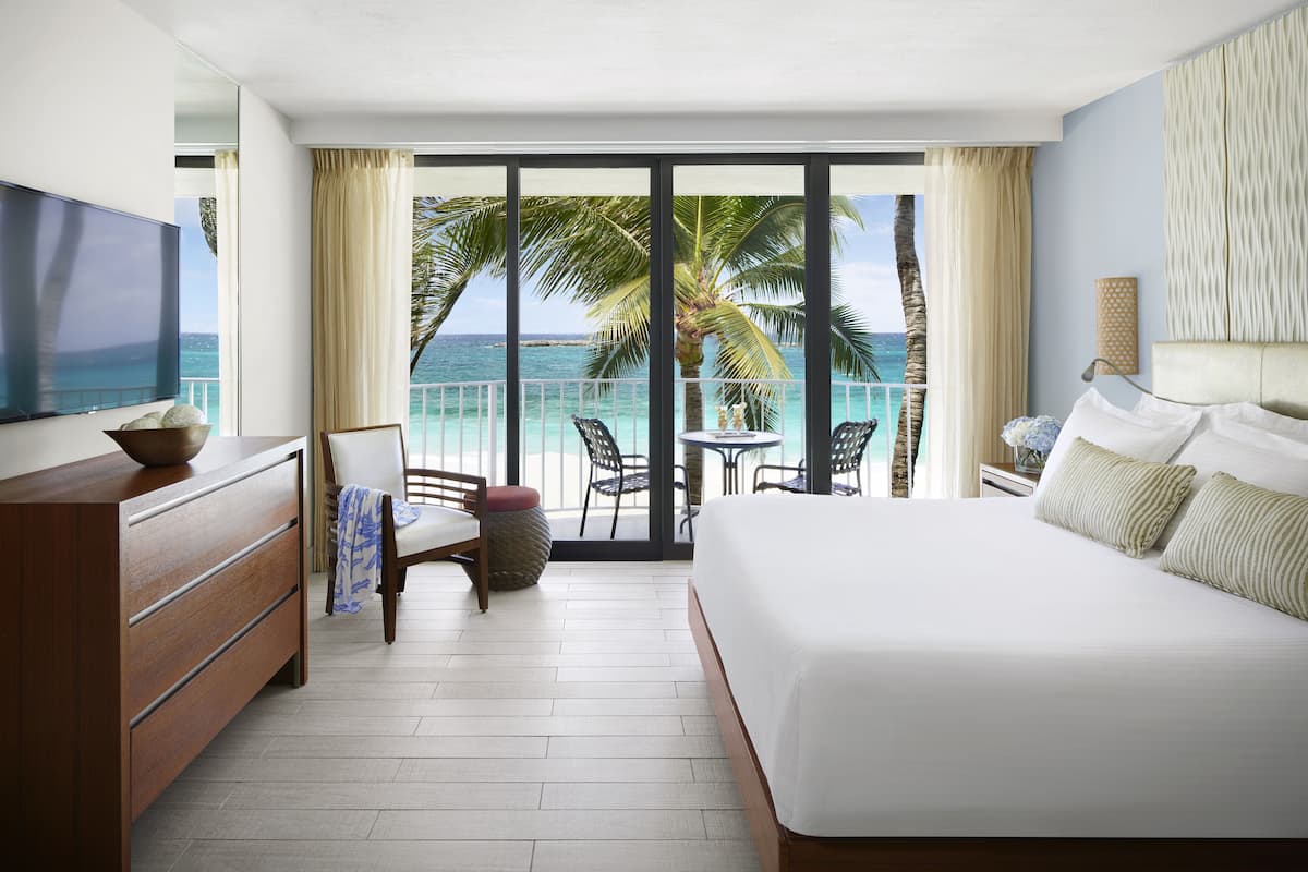 1 Bedroom Regal Suite | Hypo-allergenic bedding, in-room safe, desk, blackout drapes