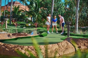 Mini-golf