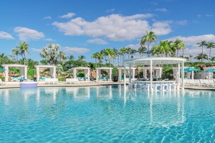 19 bares, bar en la piscina, bar junto a la piscina, bar en la playa