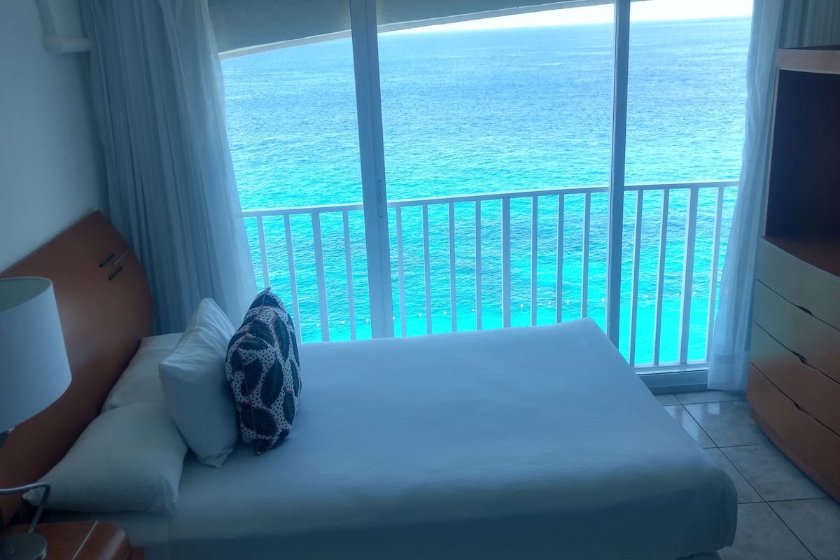 deluxe ocean front  - 2 double beds | in-room safe, individually decorated, individually furnished, desk