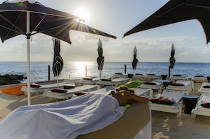 Couples treatment rooms, body treatments, aromatherapy
