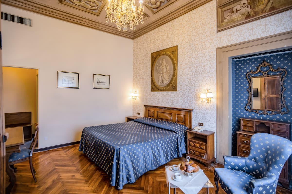 Superior Double Room | Minibar, in-room safe, desk, blackout curtains