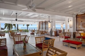 Lobby - Grand Decameron Montego Beach, A Trademark All-Inclusive Resort (Montego Bay)