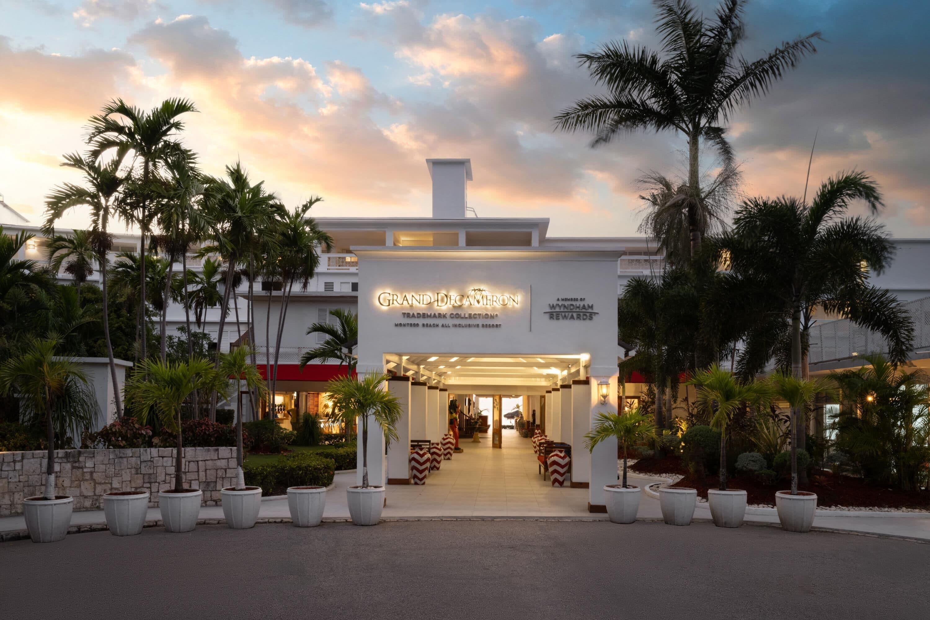 Grand Decameron Montego Beach, A Trademark All-Inclusive
