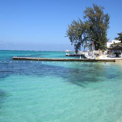 Private beach, white sand, sun-loungers, beach towels