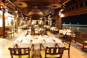 2 restoran, melayani sarapan 