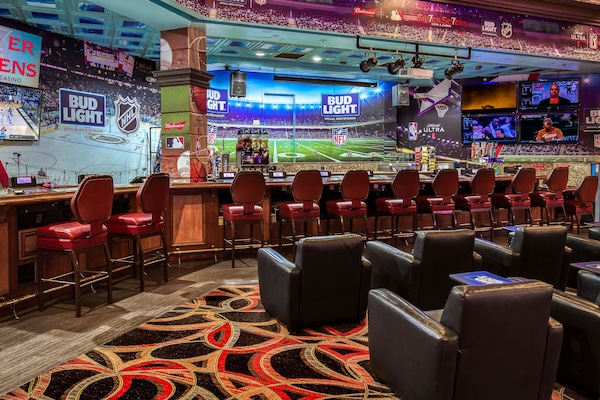 2 bars/lounges, sports bar