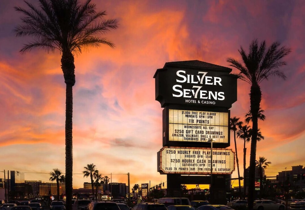 Silver Sevens Hotel & Casino by null