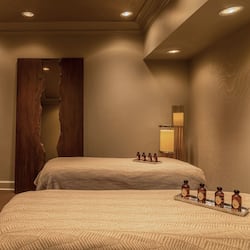 Couples treatment rooms, body treatments, hot stone massages