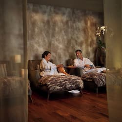Couples treatment rooms, body treatments, hot stone massages