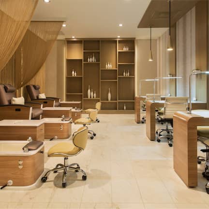 Couples treatment rooms, body treatments, hot stone massages