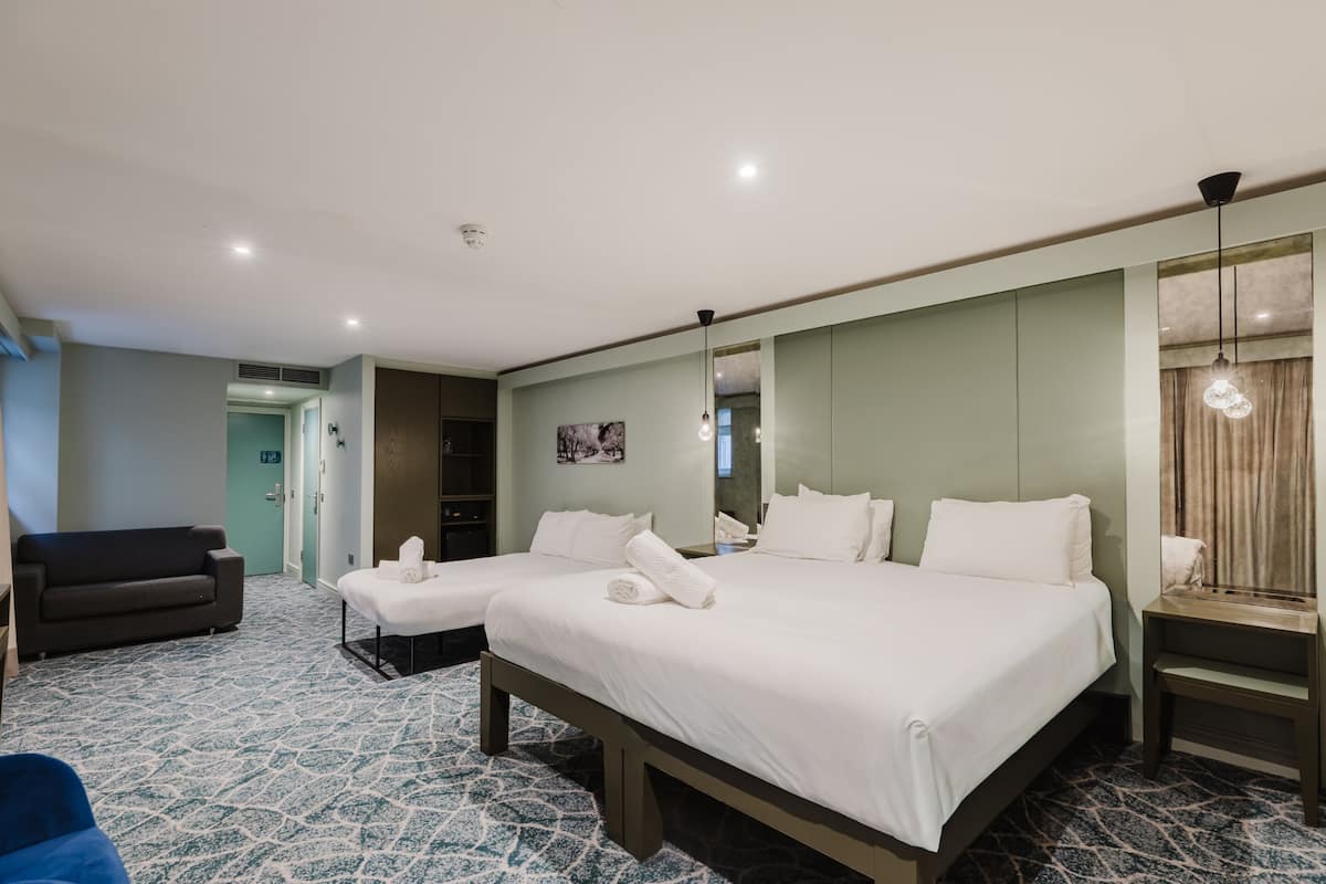 Family Quadruple Room, Ensuite | In-room safe, soundproofing, iron/ironing board, free WiFi