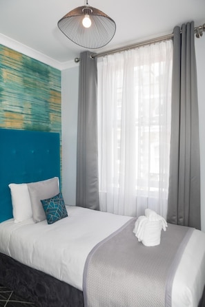 Ferros/tábuas de passar roupa, Wi-Fi de cortesia, roupa de cama