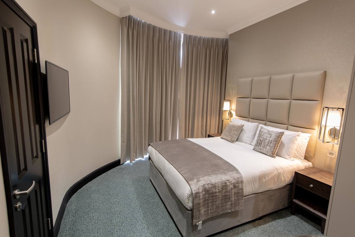 Standard Double Room | Memory foam beds, in-room safe, laptop workspace