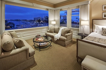 Penthouse | Premium bedding, individually decorated, individually furnished, desk at Glorietta Bay Inn Coronado Island