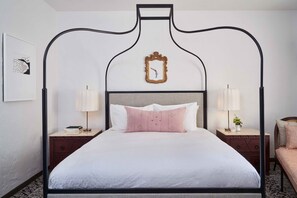 Habitación estándar, 1 cama de matrimonio grande | Sábanas de algodón egipcio y ropa de cama de alta calidad