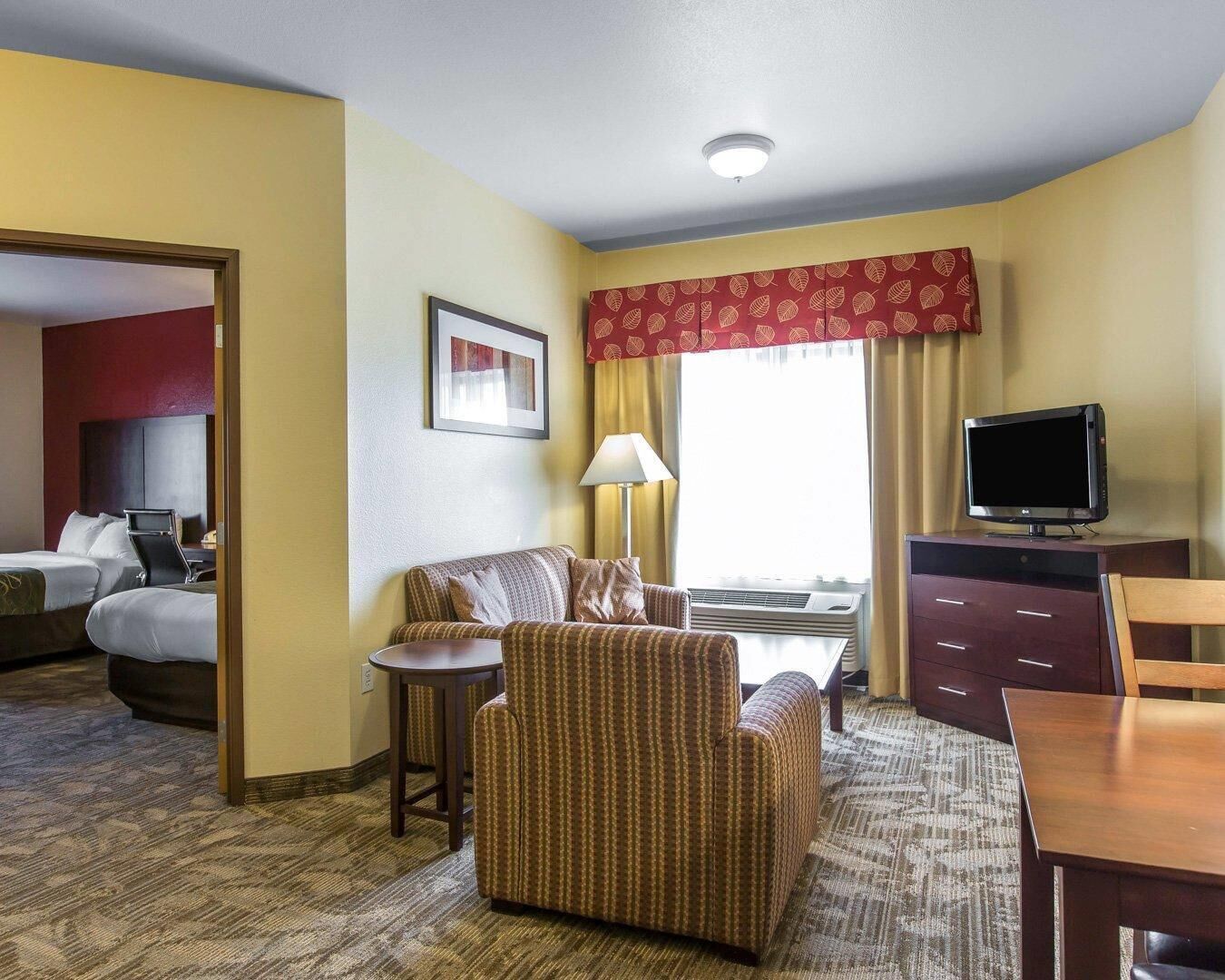 Suite, Multiple Beds, Accessible, Mountain View (NonSmoking)