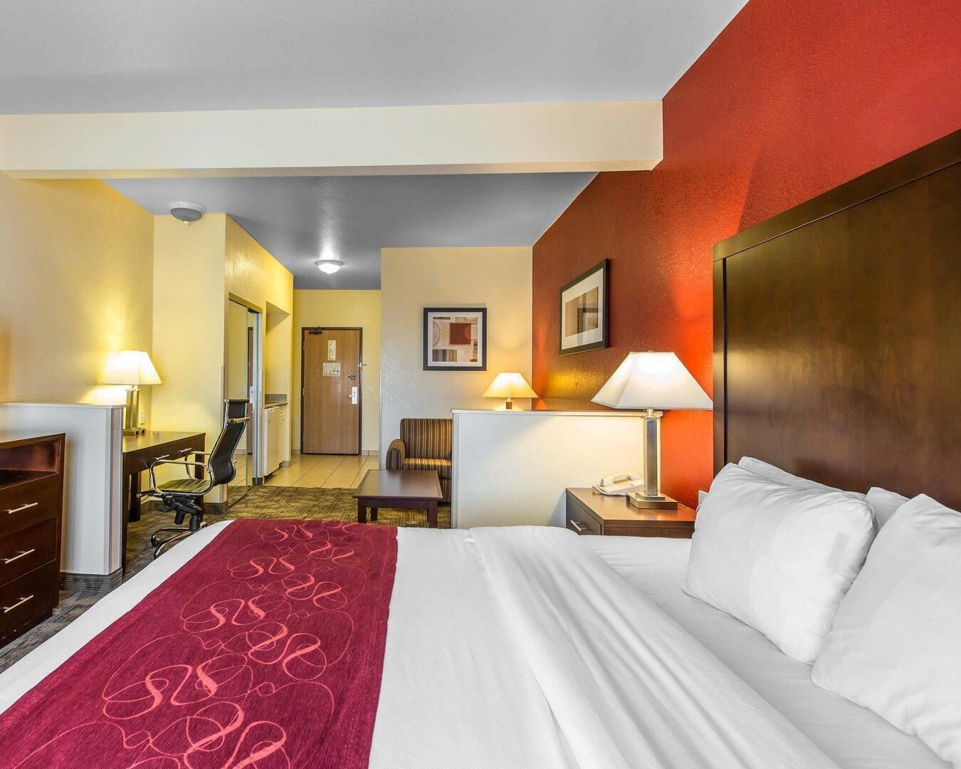 Hochwertige Bettwaren, Pillowtop-Betten, Zimmersafe, Schreibtisch