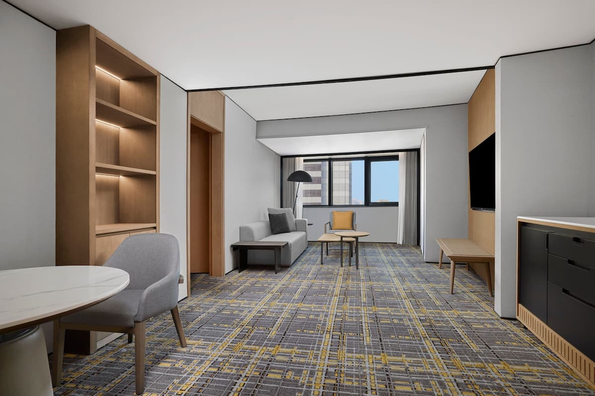 1 bedroom, minibar, in-room safe, blackout drapes