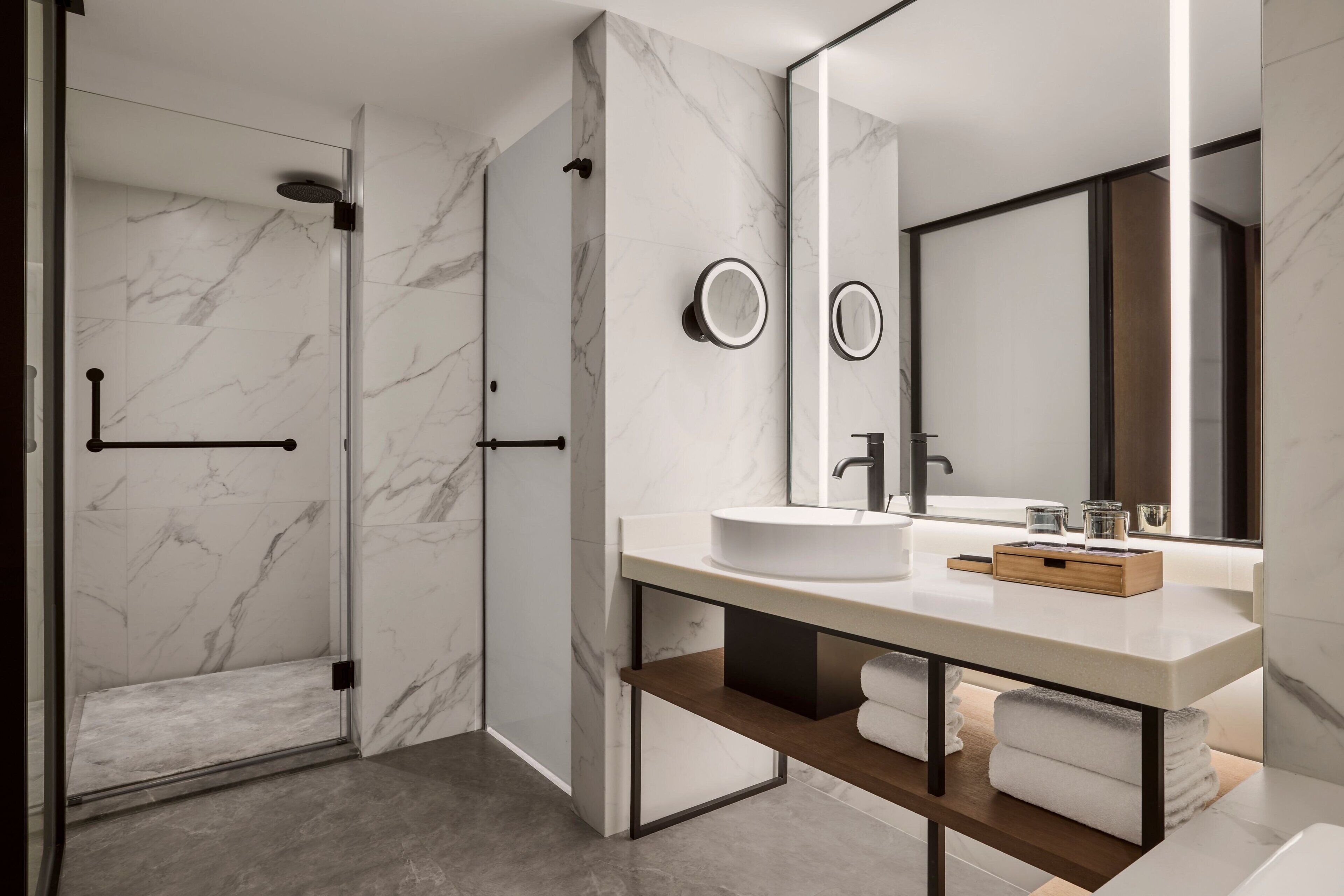 2 bedroom suite | bathroom | free toiletries, hair dryer, bathrobes, slippers