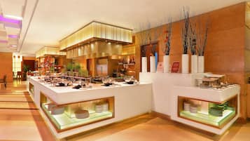 2 restaurants servant le petit déjeuner