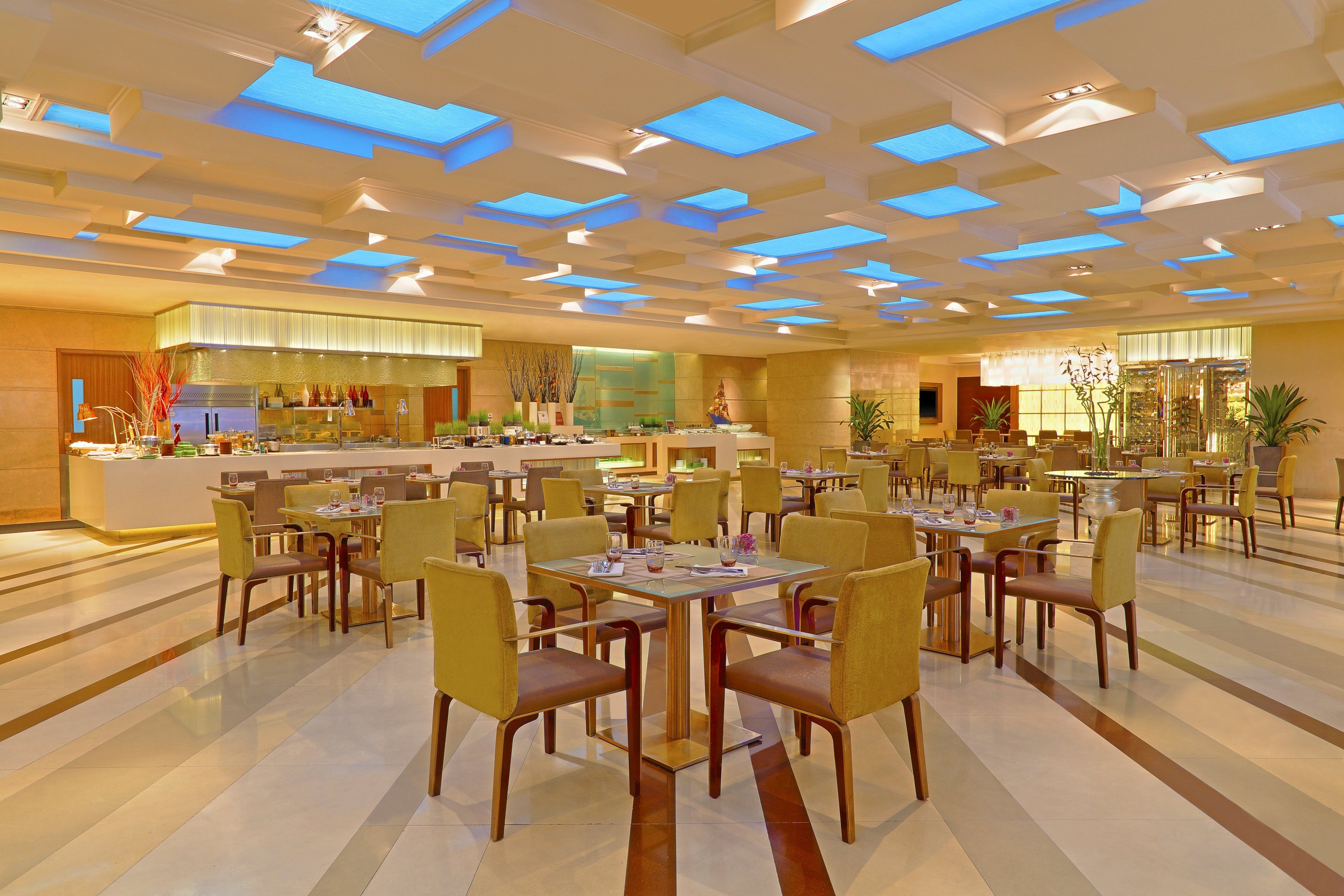 2 restaurants, breakfast served