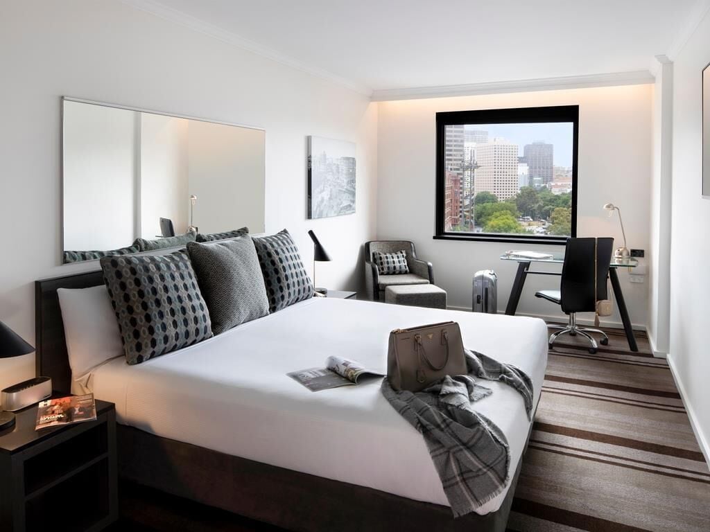 Hochwertige Bettwaren, Minibar, Zimmersafe, Schreibtisch