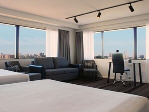 Deluxe Room, 1 King Bed, City View