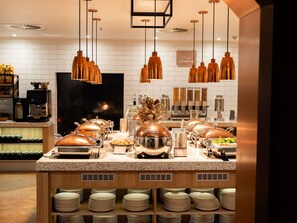 Daily buffet breakfast for a fee - Mercure Sydney (Chippendale)